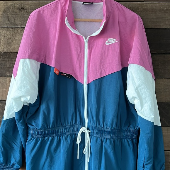 Nike Women's Vintage Icon Clash Colorblocked Track Jacket - Picture 4 of 12